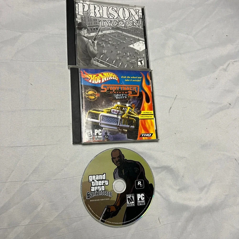 Hot Wheels Stunt Track Driver 2 Prison Tycoon PC CD-ROM‎ Grand Theft Auto Bundle